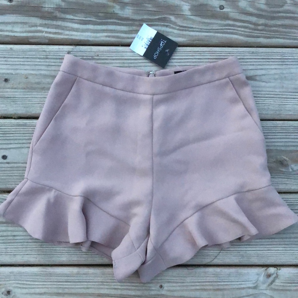 NWT! - TOPSHOP Ruffle Hem Shorts - Picture 2 of 8